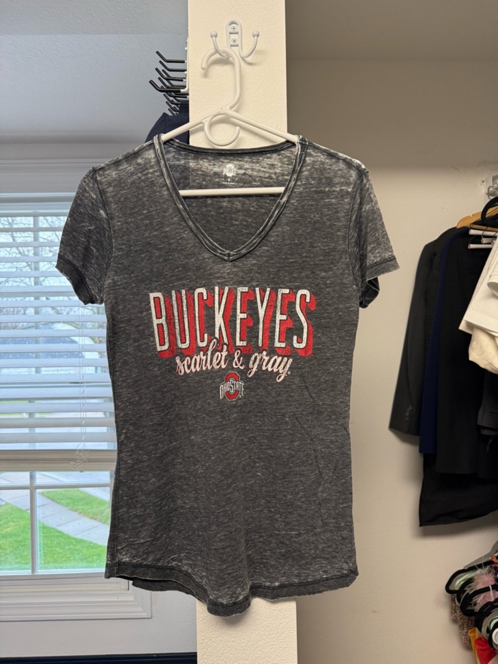 NWOT Women’s Ohio State Buckeyes V-Neck T-Shirt